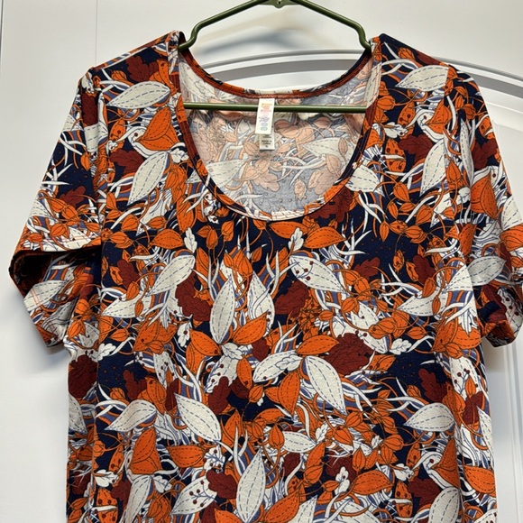 LuLaRoe Lot of 2 Classic t with orange and blue patterns size XL - Picture 6 of 6